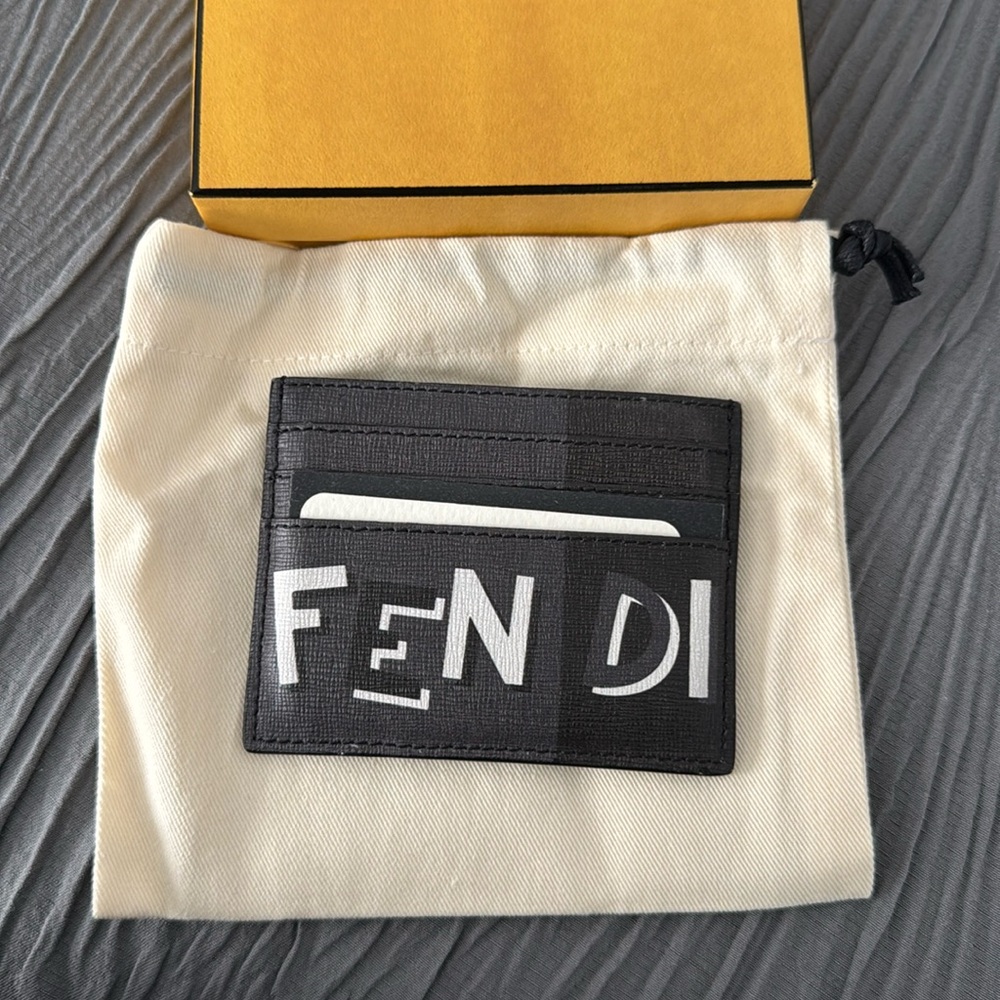 FENDI VITELLO ELITE CENTURY SHADOW LOGO CARD HOLDER